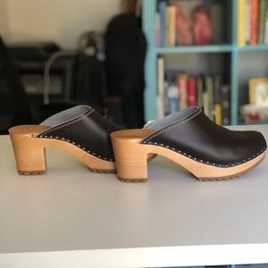 Wooden Swedish style clogs sz US 9
